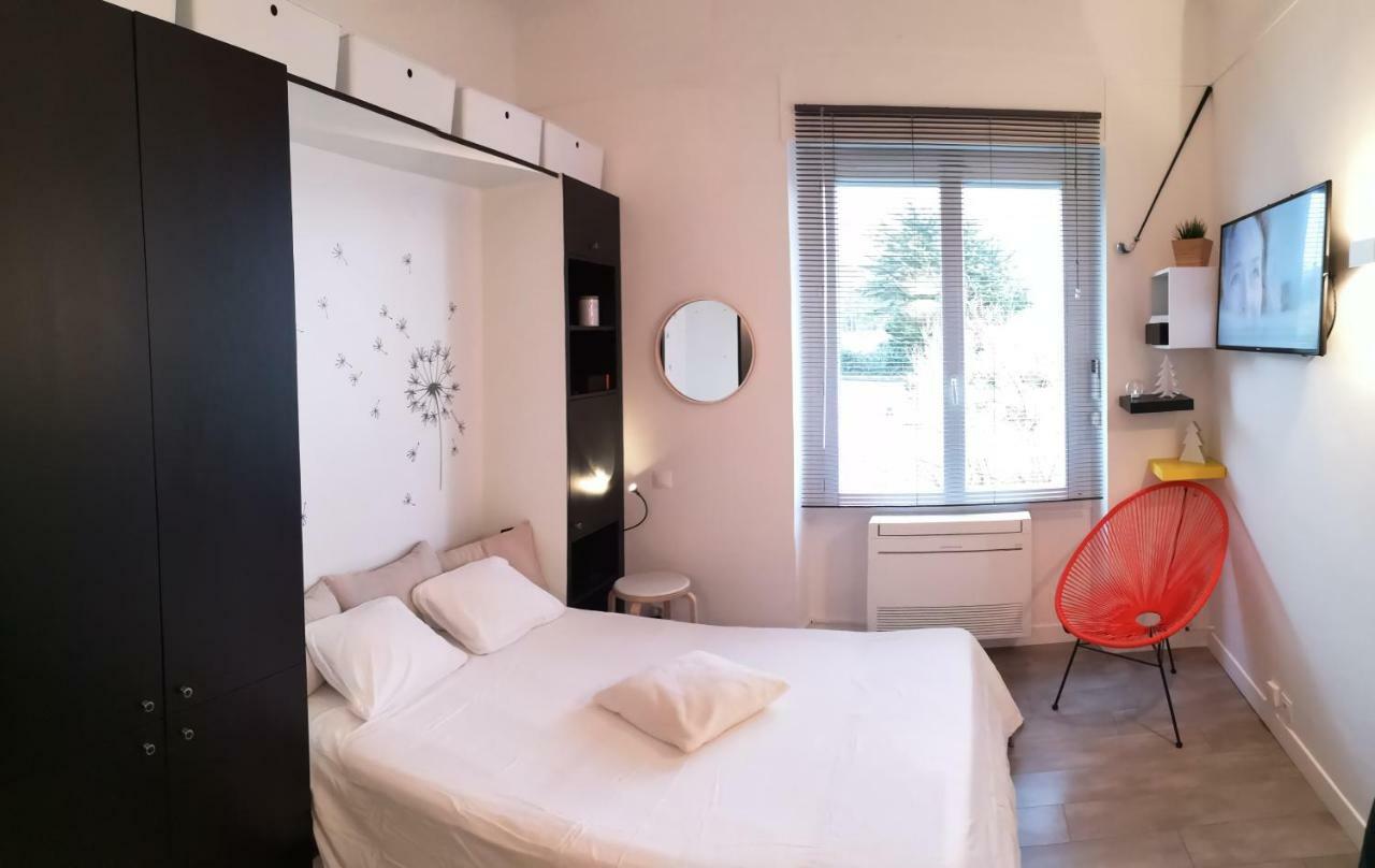 Studio Prive Regina Apartment